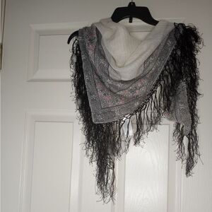 H&M White & Multiclrd FringePolyesterViscoseMetalicWomen'sSquare36×36" ShawlWrap